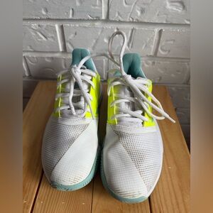 Youth Adidas CourtJam XJ
Youth size 3